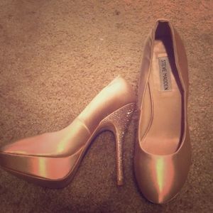 Steve Madden 9.5 champagne colored satin heels